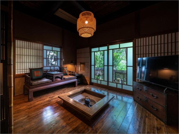 Nihon-No-Ashitaba Hotell Yufu Rum bild