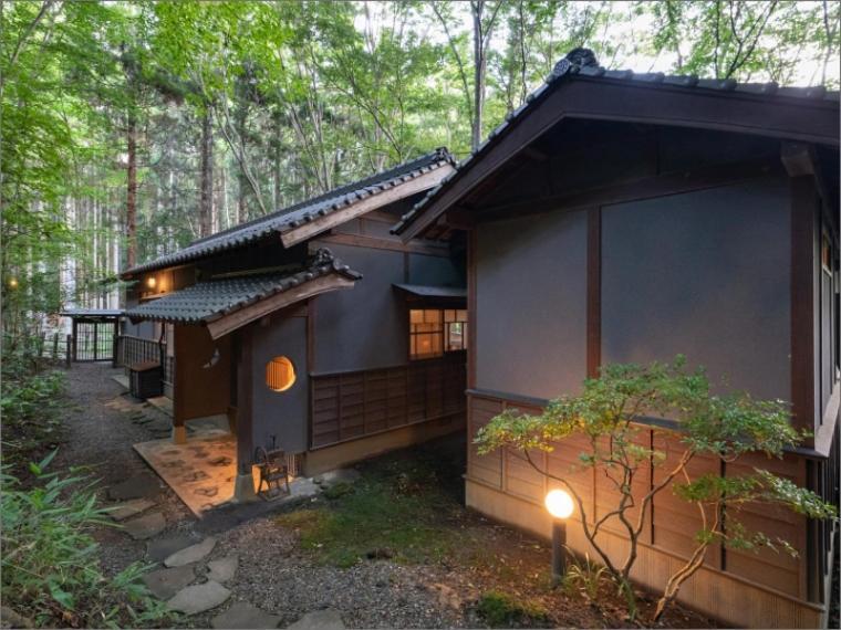 Nihon-No-Ashitaba Hotell Yufu Rum bild