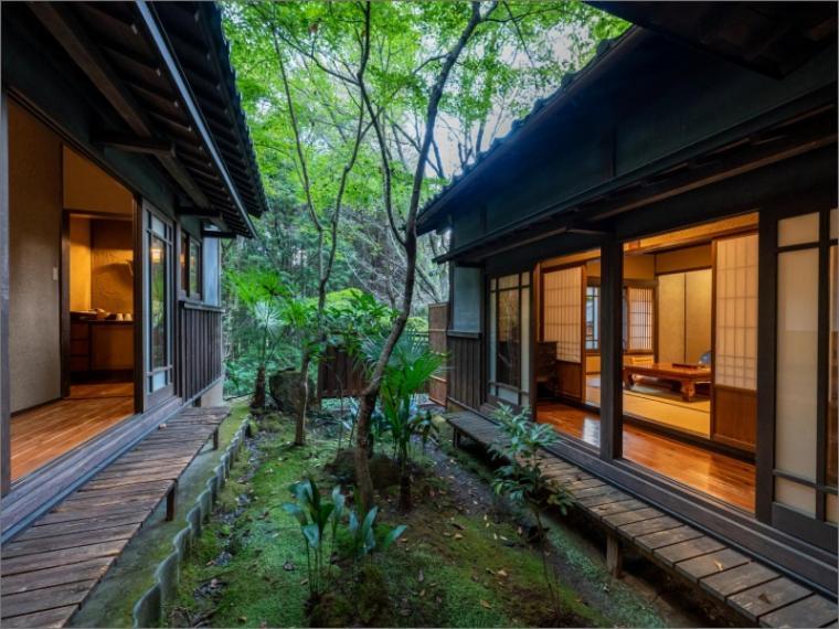Nihon-No-Ashitaba Hotell Yufu Rum bild